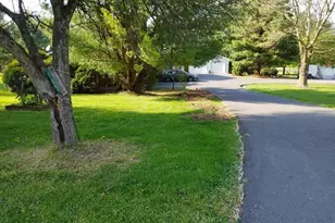 165 Old Stagecoach Rd, Gilbert, PA 18331 - Photo 13