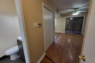 402 Tudor Ct, Bushkill, PA 18324 - Photo 7