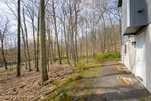 5074 Woodbridge Dr, Bushkill, PA 18324 - Photo 35