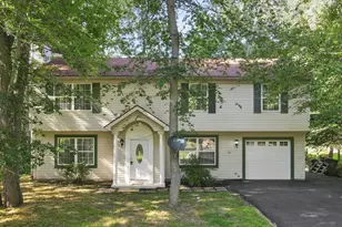 1201 Hunters Woods Dr, East Stroudsburg, PA 18301 - Photo 3