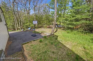 3227 Mountain View Dr, Tannersville, PA 18372 - Photo 15