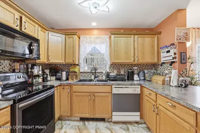  270 Packanack Drive, Gouldsboro, PA 18424 - Photo 15