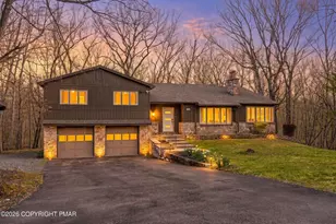 109 Luton Ct, Bushkill, PA 18324 - Photo 3