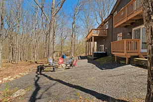 109 Luton Ct, Bushkill, PA 18324 - Photo 17