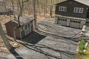 109 Luton Ct, Bushkill, PA 18324 - Photo 9