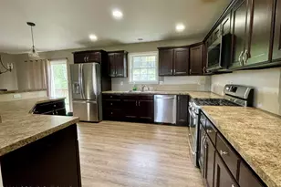 211 Fisher Ln, Effort, PA 18330 - Photo 5