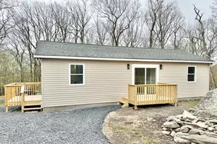 229 Hummingbird Trl, Bushkill, PA 18324 - Photo 23