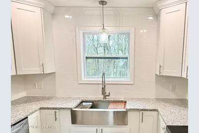  229 Hummingbird Trail, Bushkill, PA 18324 - Photo 9