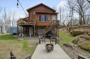 103 Summit Dr, Greentown, PA 18426 - Photo 3