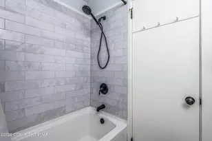 5032 Woodbridge Dr, Bushkill, PA 18324 - Photo 11