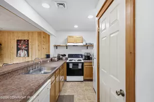 187 Hawthorne Ct, Tannersville, PA 18372 - Photo 9