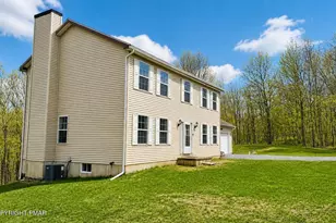 14 W Chickadee Ln, Albrightsville, PA 18210 - Photo 3