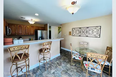  220 Hawthorne Village Court, East Stroudsburg, PA 18302 - Photo 5