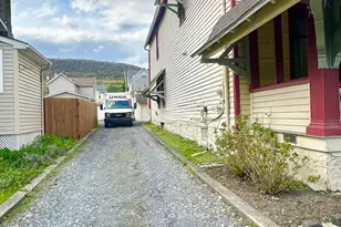 509 W Main St, Pen Argyl, PA 18072 - Photo 11