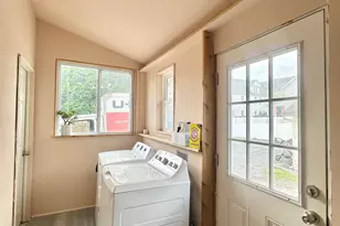 509 W Main St, Pen Argyl, PA 18072 - Photo 25