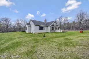 209 Brittany Dr, Albrightsville, PA 18210 - Photo 3
