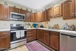 110 Woodmont Cir, Greentown, PA 18426 - Photo 11