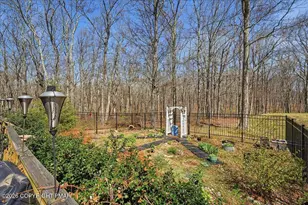3176 Bluebird Dr, Bushkill, PA 18324 - Photo 33