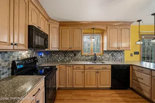 211 Michael Ln, Stroudsburg, PA 18360 - Photo 3