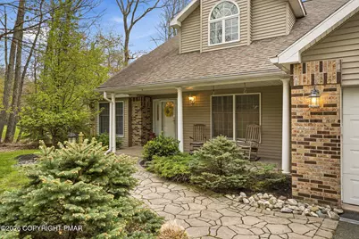  211 Michael Lane, Stroudsburg, PA 18360 - Photo 5