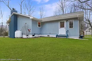 102 Spruce Dr, Dingmans Ferry, PA 18328 - Photo 3