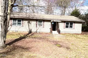 7174 Robinwood Dr, Tobyhanna, PA 18466 - Photo 1