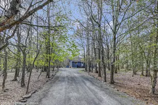 72 Tunkhannock Dr, Albrightsville, PA 18210 - Photo 3
