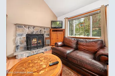 1025 Maplewood Drive, Newfoundland, PA 18445 - Photo 13