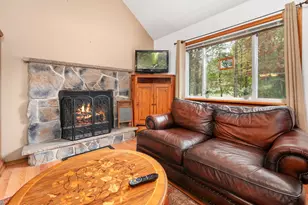 1025 Maplewood Dr, Newfoundland, PA 18445 - Photo 13