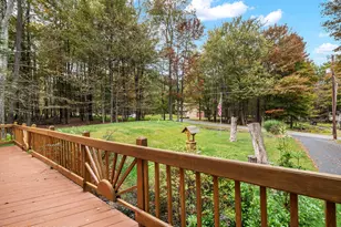 1025 Maplewood Dr, Newfoundland, PA 18445 - Photo 11