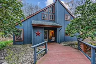 171 Crocketts Crescent, Pocono Pines, PA 18350 - Photo 1