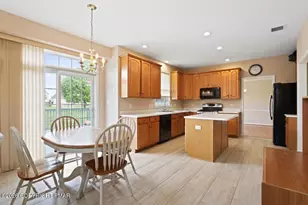 7128 Periwinkle Dr, Macungie, PA 18062 - Photo 29
