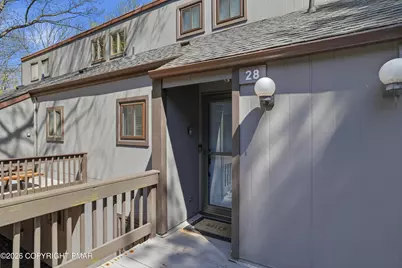  28 Middle Village Way, Tannersville, PA 18372 - Photo 9