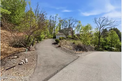  366 Rolling Hills Drive, East Stroudsburg, PA 18302 - Photo 35