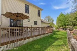 366 Rolling Hills Dr, East Stroudsburg, PA 18302 - Photo 17