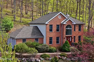 366 Rolling Hills Dr, East Stroudsburg, PA 18302 - Photo 1