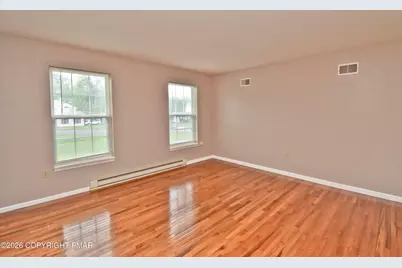  303 Pheasant Run, East Stroudsburg, PA 18302 - Photo 3