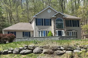 110 Osprey Ct, East Stroudsburg, PA 18301 - Photo 1