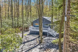 29 Lakeview Dr, Lake Harmony, PA 18624 - Photo 3