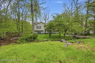 1197 Hunters Woods Dr, East Stroudsburg, PA 18301 - Photo 23