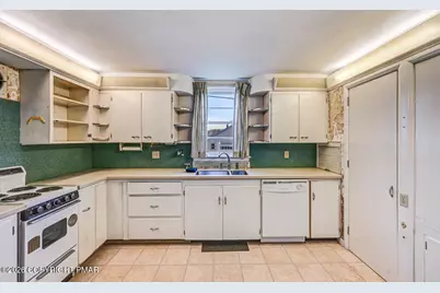  51 Hazen Avenue, East Bangor, PA 18013 - Photo 9