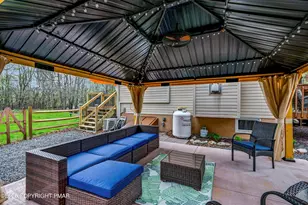 52 Tennyson Cir, Albrightsville, PA 18210 - Photo 3