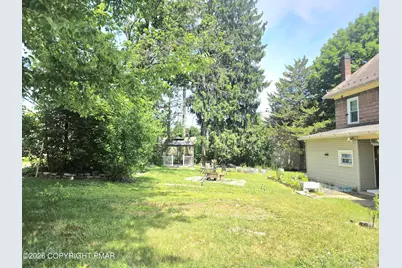  729 George Street #729, Pen Argyl, PA 18072 - Photo 9