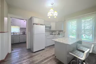 729 George St, Pen Argyl, PA 18072 - Photo 1