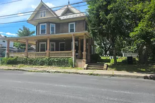 729 George St, Pen Argyl, PA 18072 - Photo 3