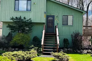 954 Country Pl Dr, Tobyhanna, PA 18466 - Photo 1