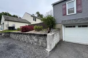 105 Periwinkle Ln, Stroudsburg, PA 18360 - Photo 3