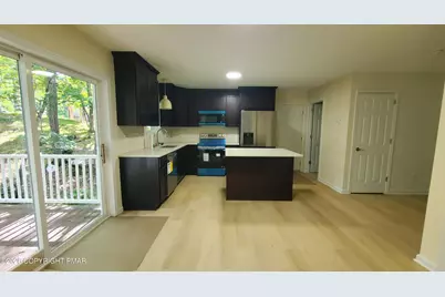  320 Canterbury Road, Bushkill, PA 18324 - Photo 7