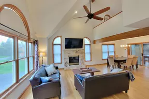 444 Clearview Dr, Long Pond, PA 18334 - Photo 3