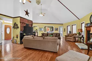 106 Lonely Wolf Ct, Long Pond, PA 18334 - Photo 5